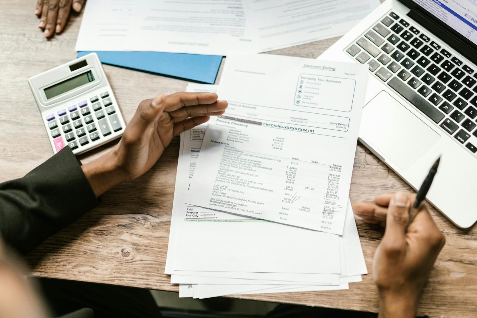 Jumbo loan borrower comparing mortgage rate quotes
